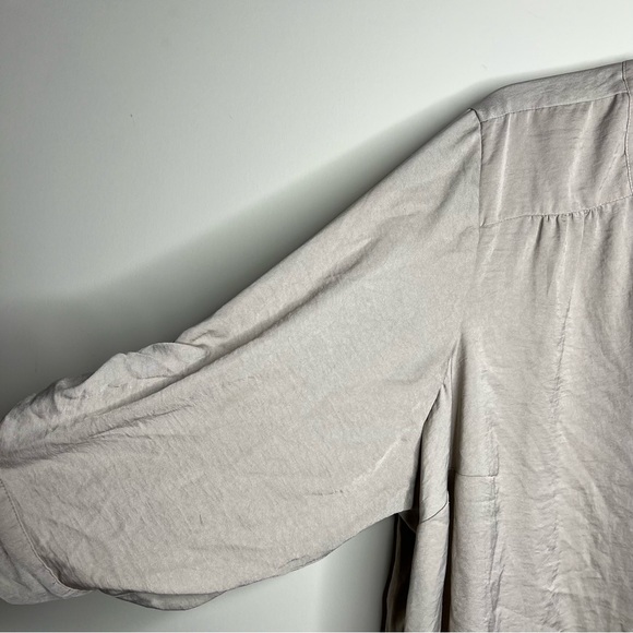 NWT Torrid Harper Satin Pullover 3/4 Sleeve Blouse neutral beige size 4XL. - Picture 4 of 14